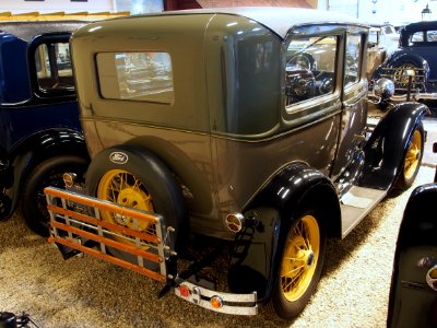 1930_Ford_55_B_Tudor_Sedan_pic3