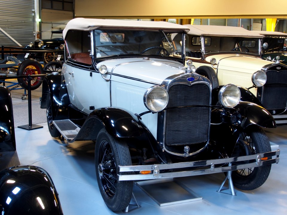 1930_Ford_A_40B_Standard_Roadster_pic1
