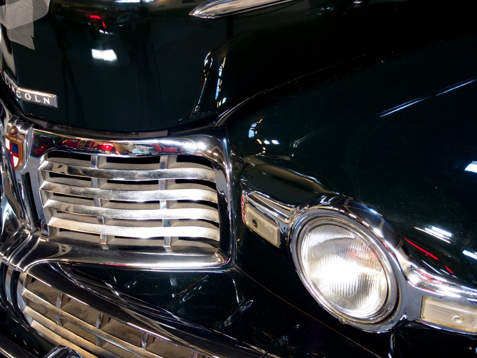 1947_Lincoln_76H_Sedan_pic02