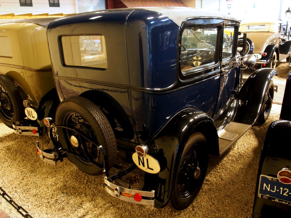 1930_Blue_Ford_55_B_Tudor_Sedan_pic3