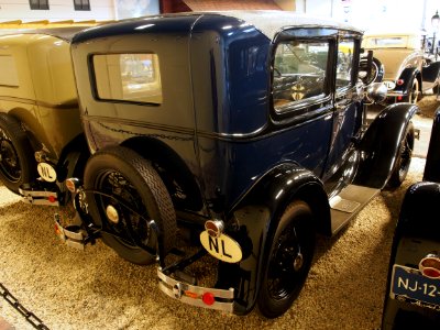 1930_Blue_Ford_55_B_Tudor_Sedan_pic3
