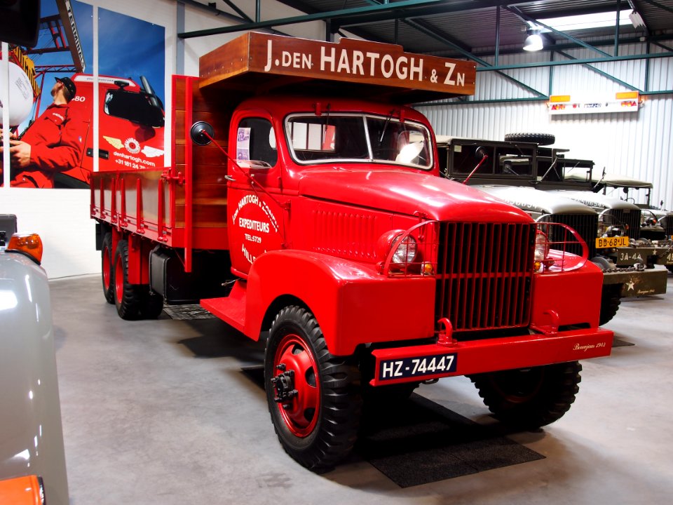 1942_GMC_truck_pic2