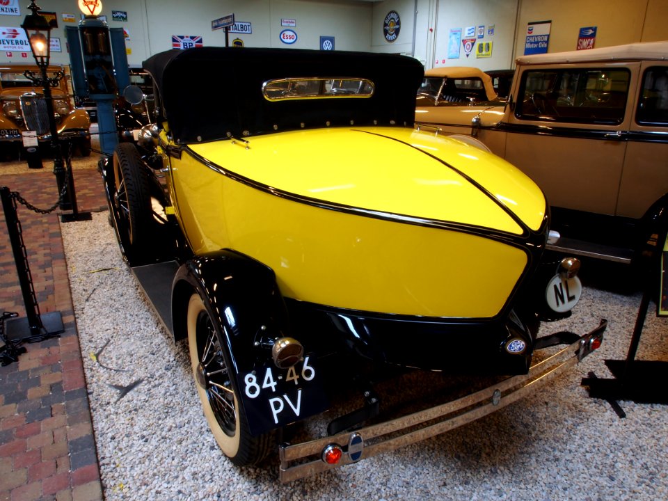 1930_Ford_A_boat_tail_pic4
