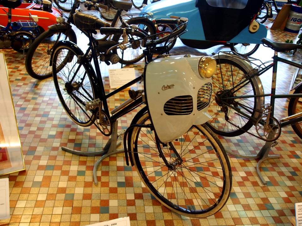 1950_CYMOTA_A_GALET_AVANT_at_the_Musée_Automobile_de_Vendée_pic-1