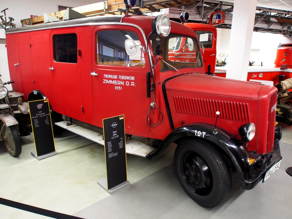 1950_Opel_Blitz_LF_8_TS,_Feuerwehr_Zimmern_OR_pic1