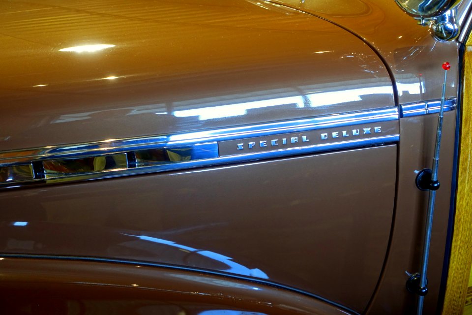 1940_Chevrolet_Special_Deluxe_woodie_station_wagon_-_Automobile_Driving_Museum_-_El_Segundo,_CA_-_DSC01684