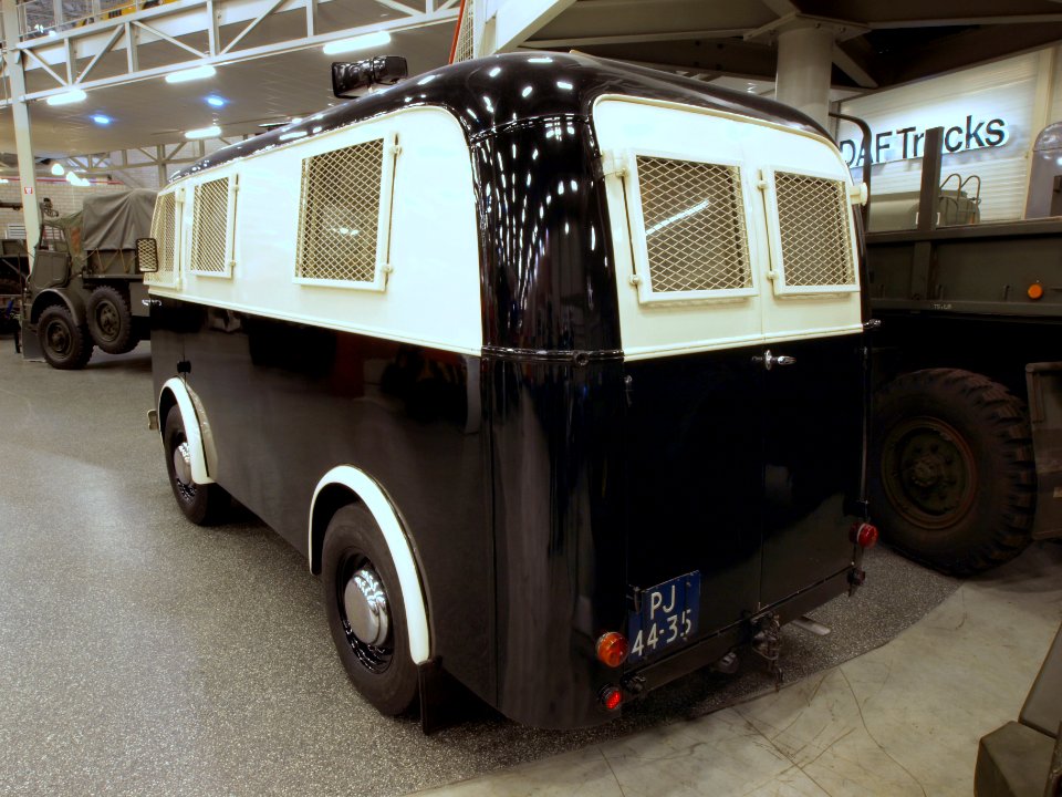 1950_DAF_A10,_Politie_Eindhoven_in_het_Daf_Museum_pic-04