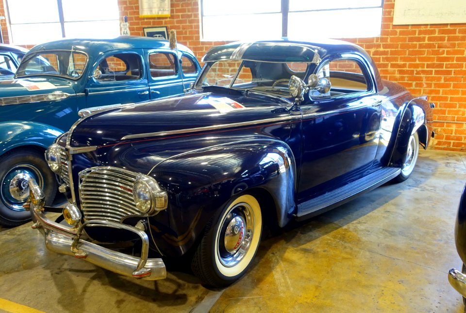 1941_Dodge_Business_Coupe,_Model_D-19_-_Automobile_Driving_Museum_-_El_Segundo,_CA_-_DSC01992