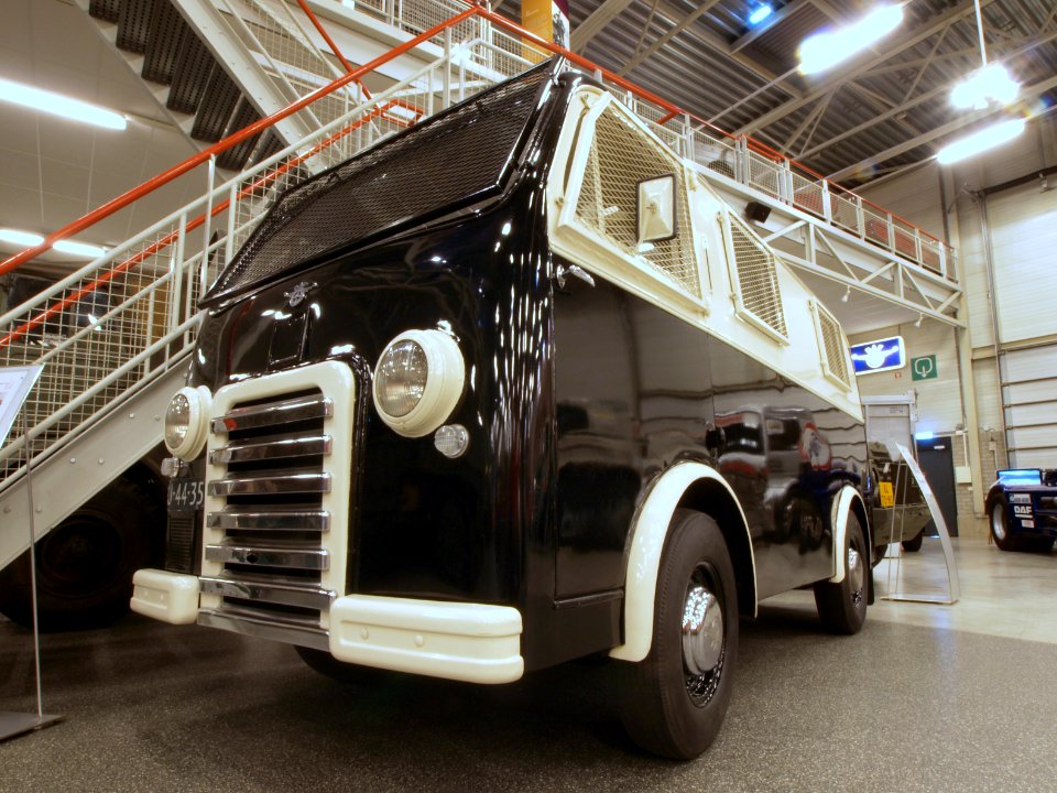 1950_DAF_A10,_Politie_Eindhoven_in_het_Daf_Museum_pic-01