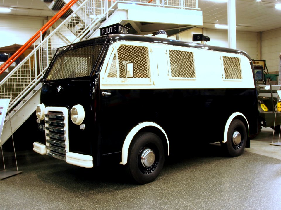 1950_DAF_A10,_Politie_Eindhoven_in_het_Daf_Museum_pic-09