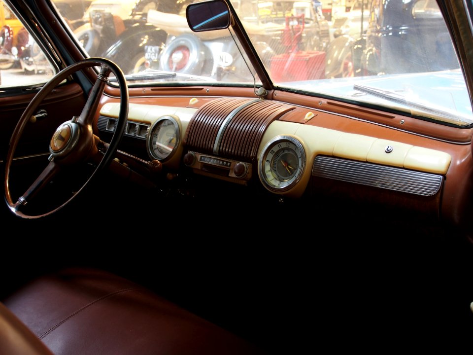 1942_Ford_76_Club_Cabriolet_pic15