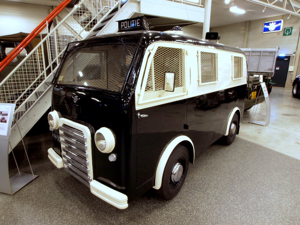 1950_DAF_A10,_Politie_Eindhoven_in_het_Daf_Museum_pic-06