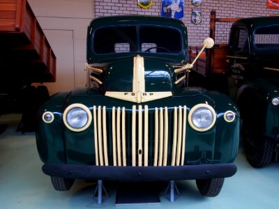 1947_Ford_80_-798_T_truck_pic4