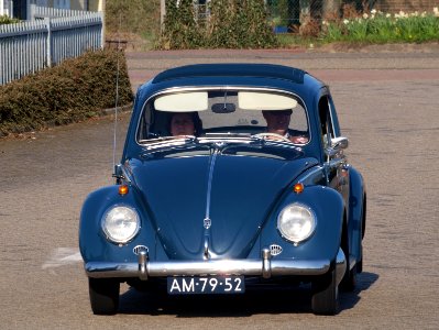 1956_Volkswagen_II,_Dutch_licence_registration_AM-79-52,_pic1
