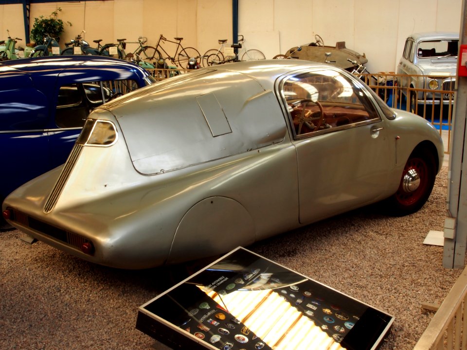 1946_Wimille_Jean_Pierre_Prototype_01_rear_view