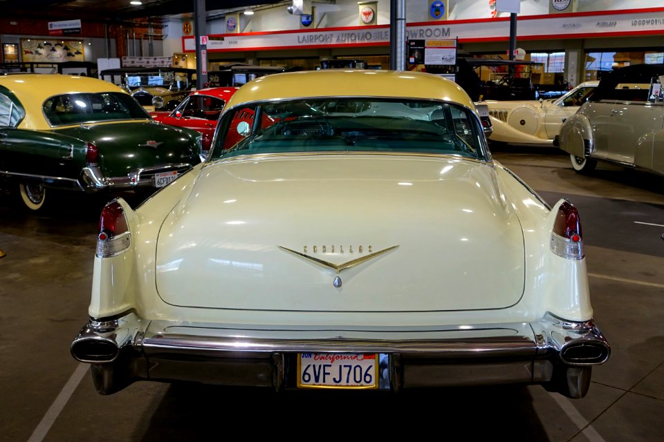 1956_Cadillac_Coupe_DeVille_-_Automobile_Driving_Museum_-_El_Segundo,_CA_-_DSC01608