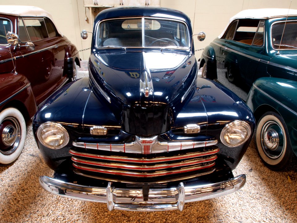 1946_Ford_69A_Coupe_pic1a