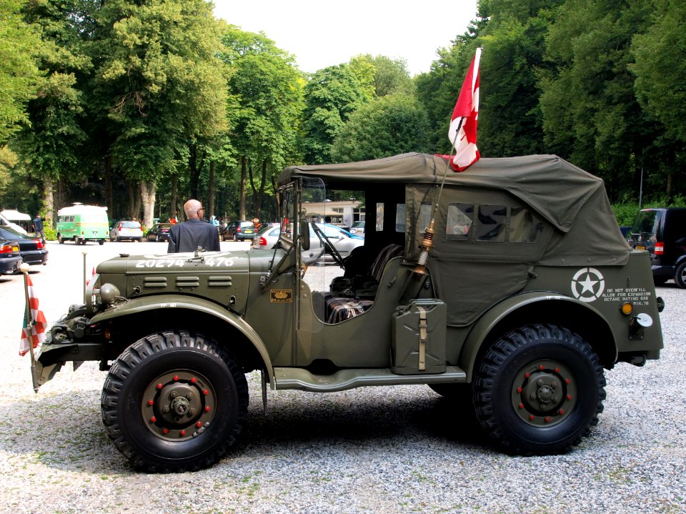 1942_Dodge_WC57_pic2
