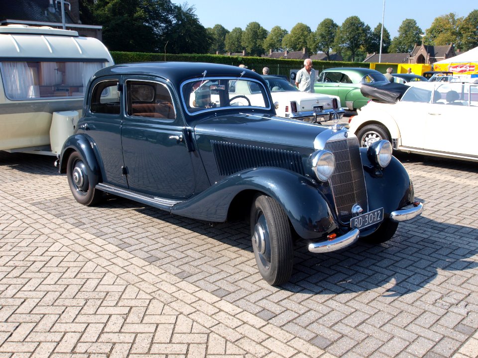 1952_Mercedes-Benz_170D_photo-1