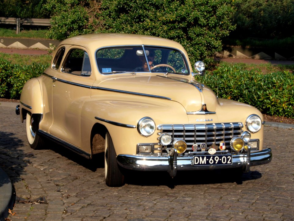 1948_Dodge_Custom_Club_Coupe_photo-2