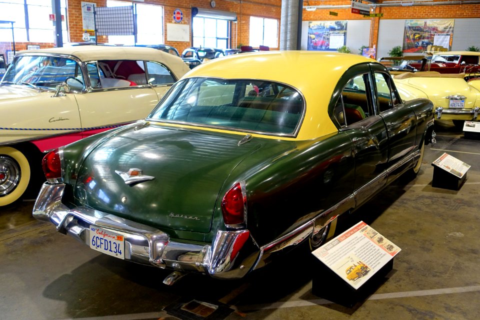 1952_Kaiser_Manhattan,_Four_Door_Sedan_Model_K_522_-_Automobile_Driving_Museum_-_El_Segundo,_CA_-_DSC01456