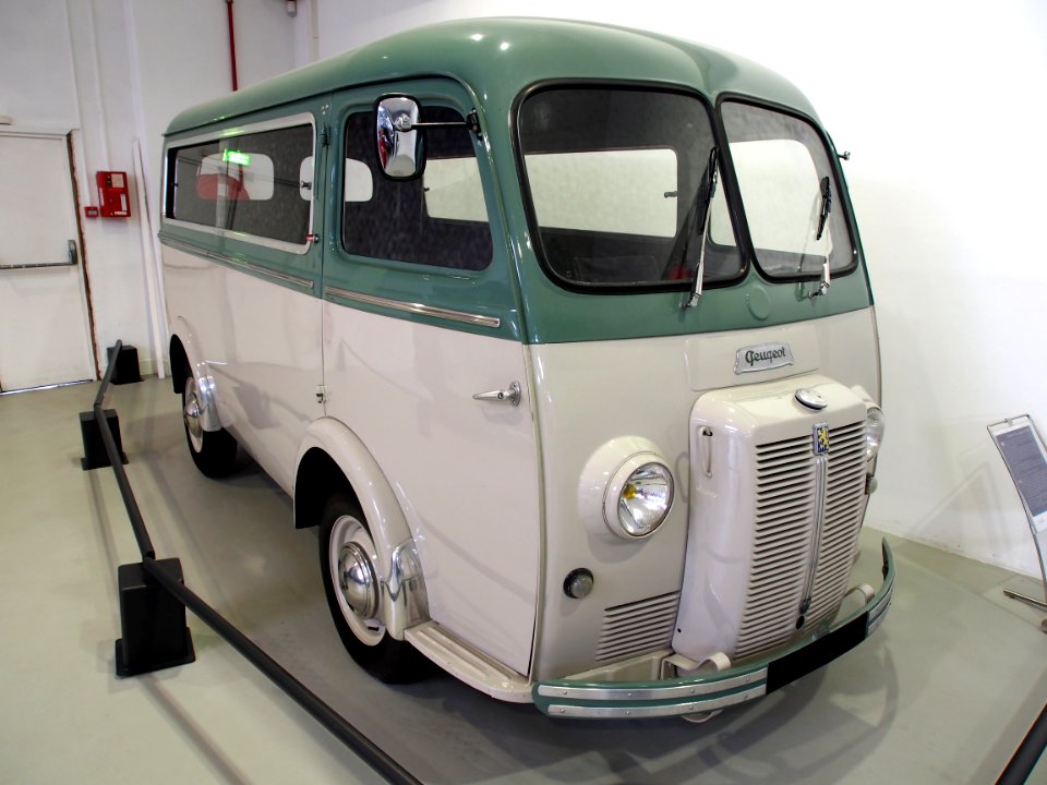 1950_Peugeot_D3A_photo_1