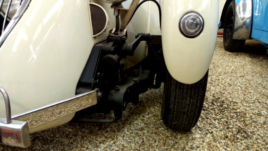 1950_Healey_Silverstone_front_suspension