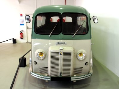 1950_Peugeot_D3A_photo_3