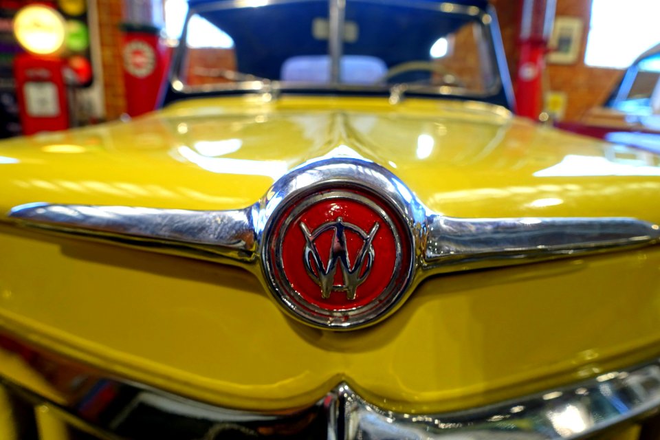 1950_Willys-Overland_Jeepster_Phaeton_Convertible_-_Automobile_Driving_Museum_-_El_Segundo,_CA_-_DSC02176