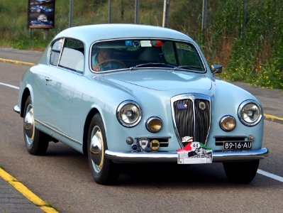 1955_LANCIA_AURELIA_B20,_licence_89-16-AU,_pic1
