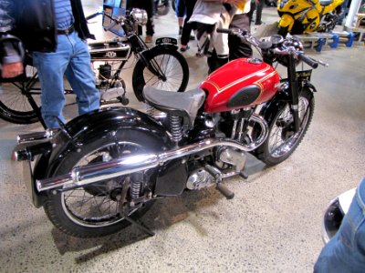 1955_Ariel_Red_Hunter_VH