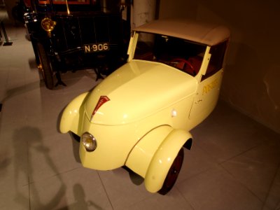 1941_Peugeot_VLV_electric_car