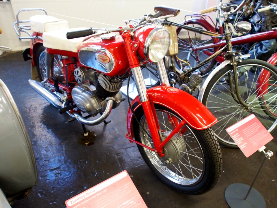1955_Zundapp_Elastic_DB_205,_196cc_9,5hp_100kmh_bild_1
