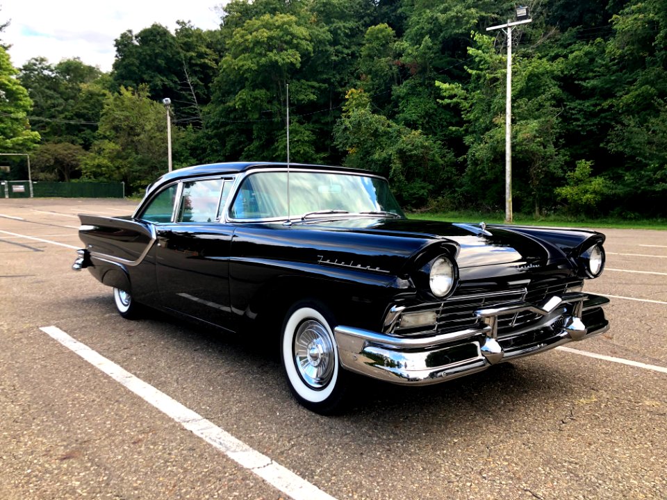 1957_Ford_Fairlane_Club_Sedan