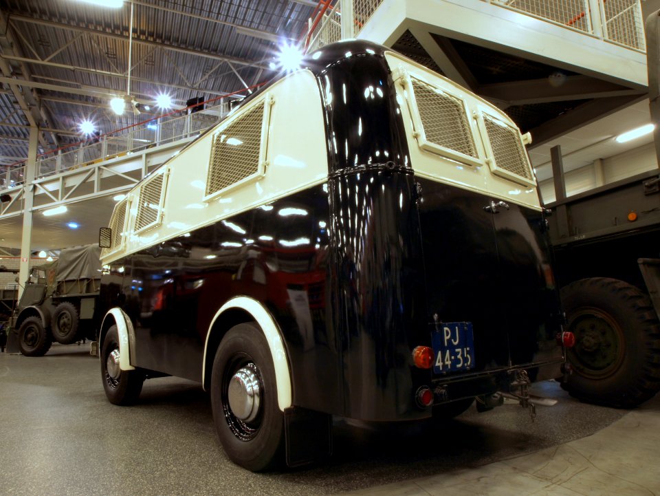 1950_DAF_A10,_Politie_Eindhoven_in_het_Daf_Museum_pic-03