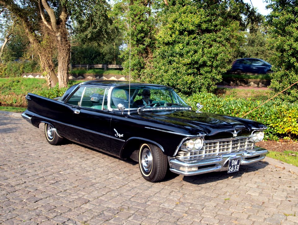 1957_Imperial_South_Hampton_photo-1