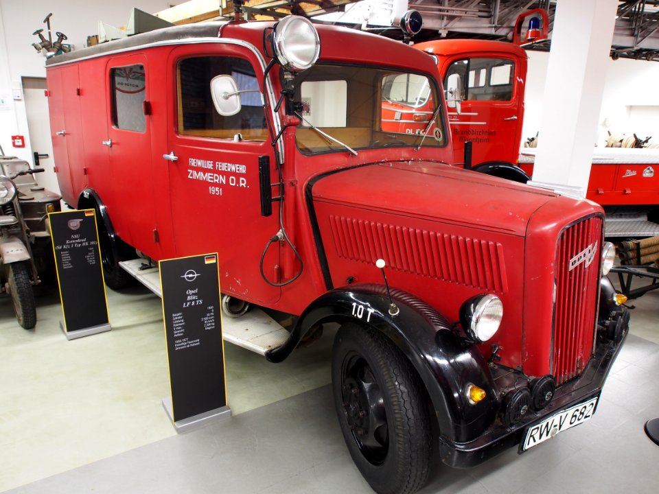 1950_Opel_Blitz_LF_8_TS,_Feuerwehr_Zimmern_OR_pic2