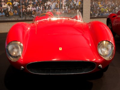 1957_Ferrari_500_TRC,_4_cylinder,_1985cm3,_190hp,_245kmh,_photo_2