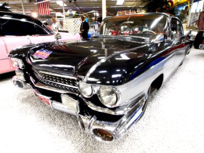 1957_Cadillac_Fleetwood_pic2