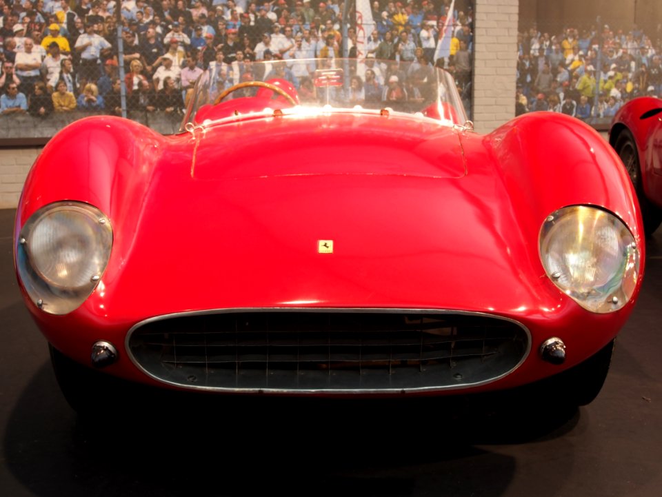 1957_Ferrari_500_TRC,_4_cylinder,_1985cm3,_190hp,_245kmh,_photo_3