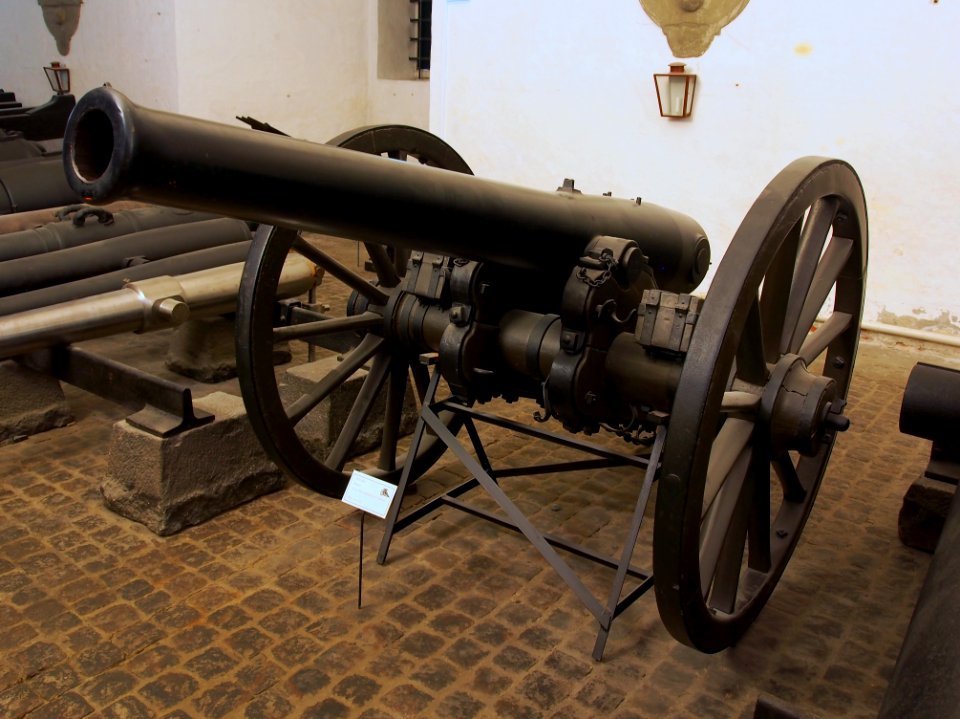 19th_century_Belgian_12cm_cannon_at_the_Royal_Danish_Arsenal_Museum_(Copenhagen),_pic1