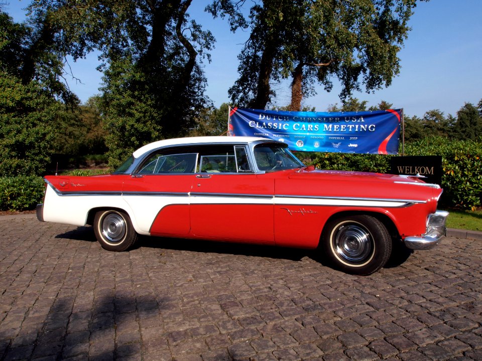 1956_DeSoto_Fireflite_Sportsman_photo-1