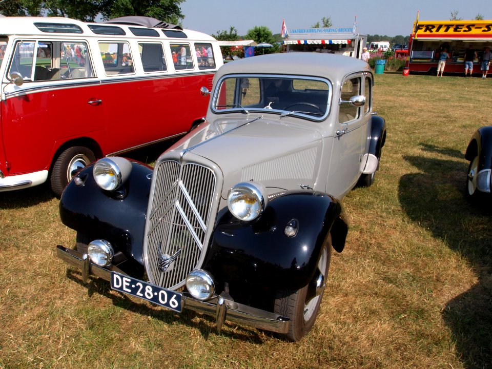 1952_Citröen_11BL_pic2