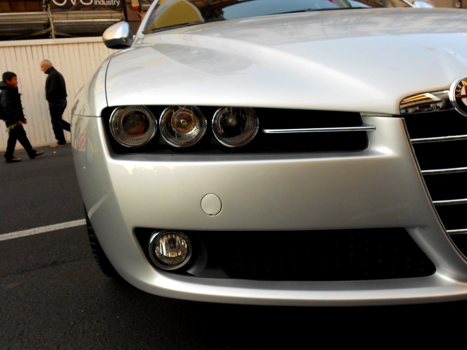 1a_Alfa_Romeo_159_(gruppo_ottico_anteriore)