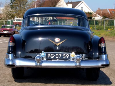 1953_Cadillac_62,_Dutch_licence_registration_PG-07-59,_pic2