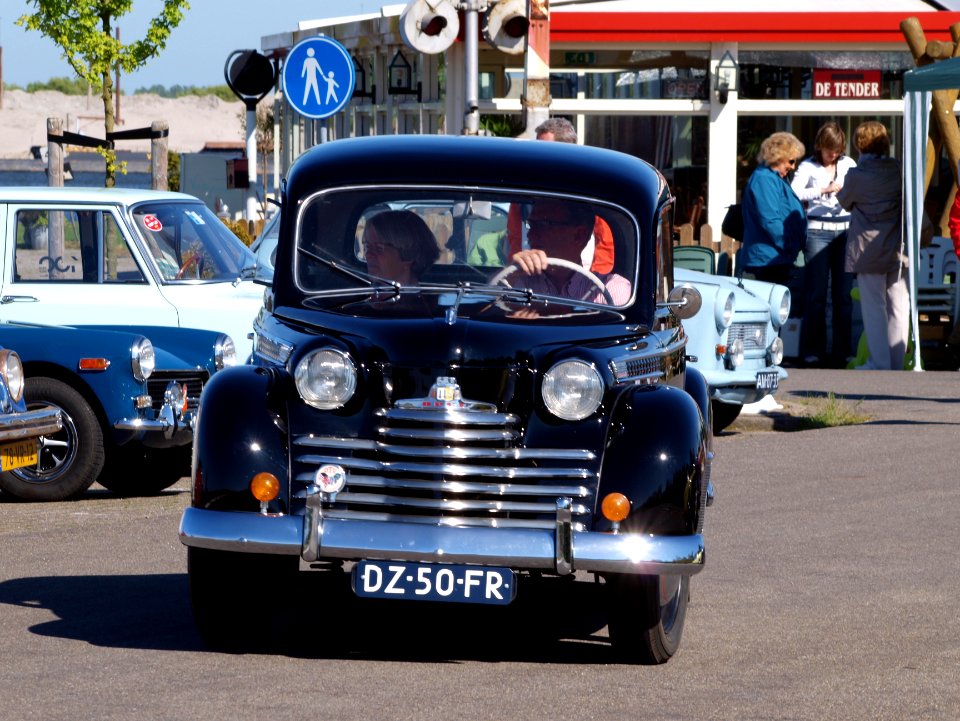 1952_Opel_Olympia_pic3