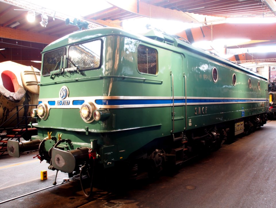 1953_Alsthom_CC7107_Cité_du_train_photo_2