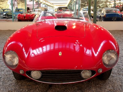 1952_Ferrari_250MM,_12_cylinder,_240cv,_2963cm3,_250kmh,_photo_1