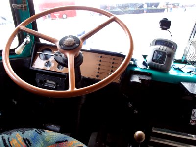 1952_GMC_Silver_Eagle_(M3_CQ,_PD4103)_coach_driver_seat,_pic3