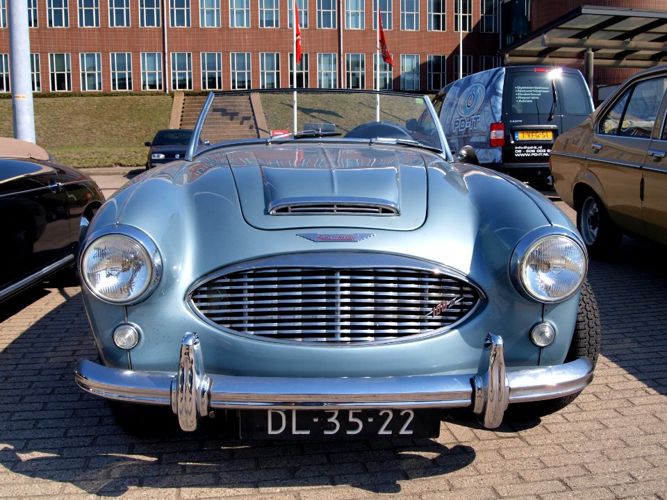 1956_Austin_Healey_100-6,_Dutch_licence_registration_DL-35-22,_pic1